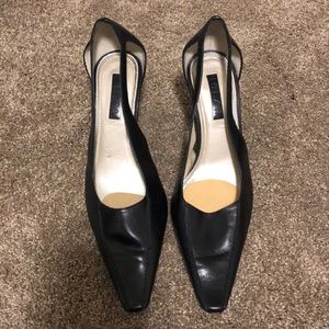 UNISA Black Cutout Pump